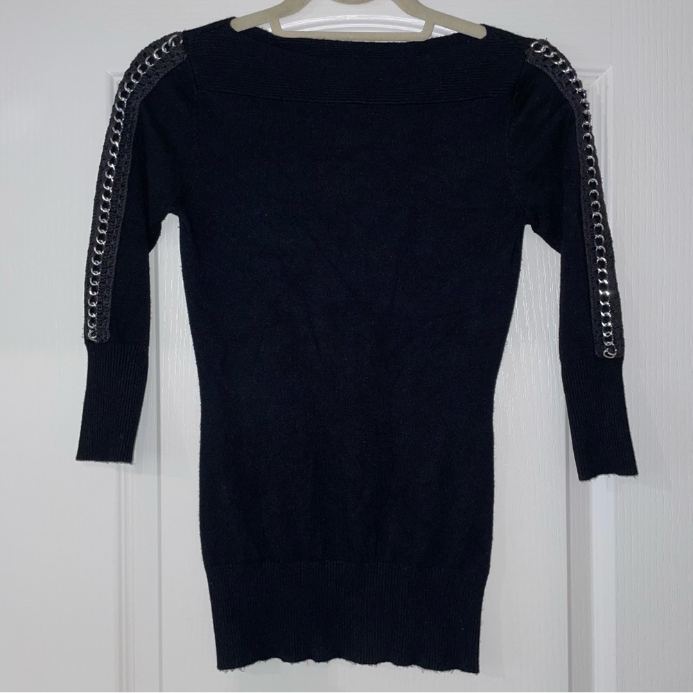 2B BEBE BLACK LONG TOP With Open Chain Link Sleeve Design Size Small